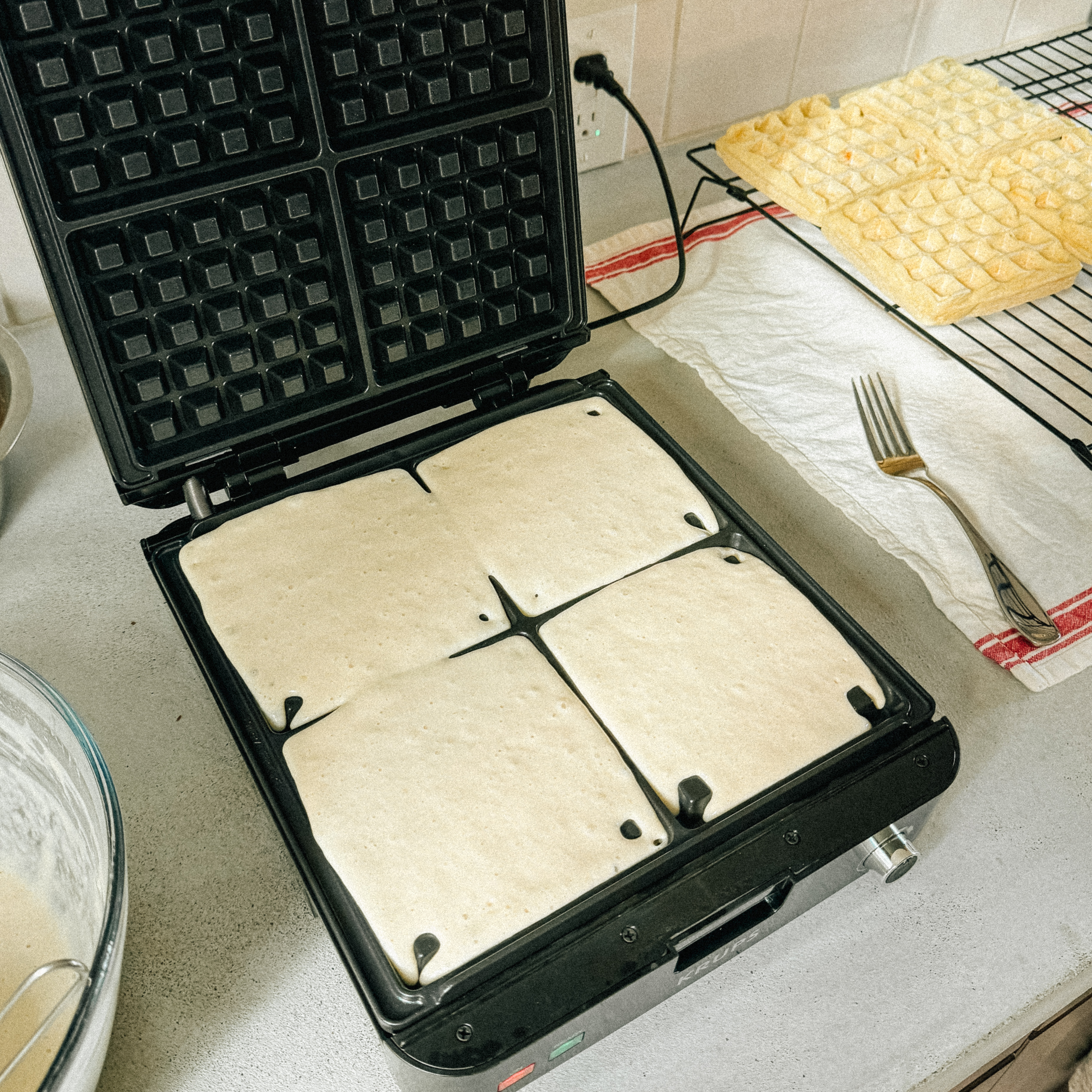 experimenting with sourdough | sourdough discard waffles